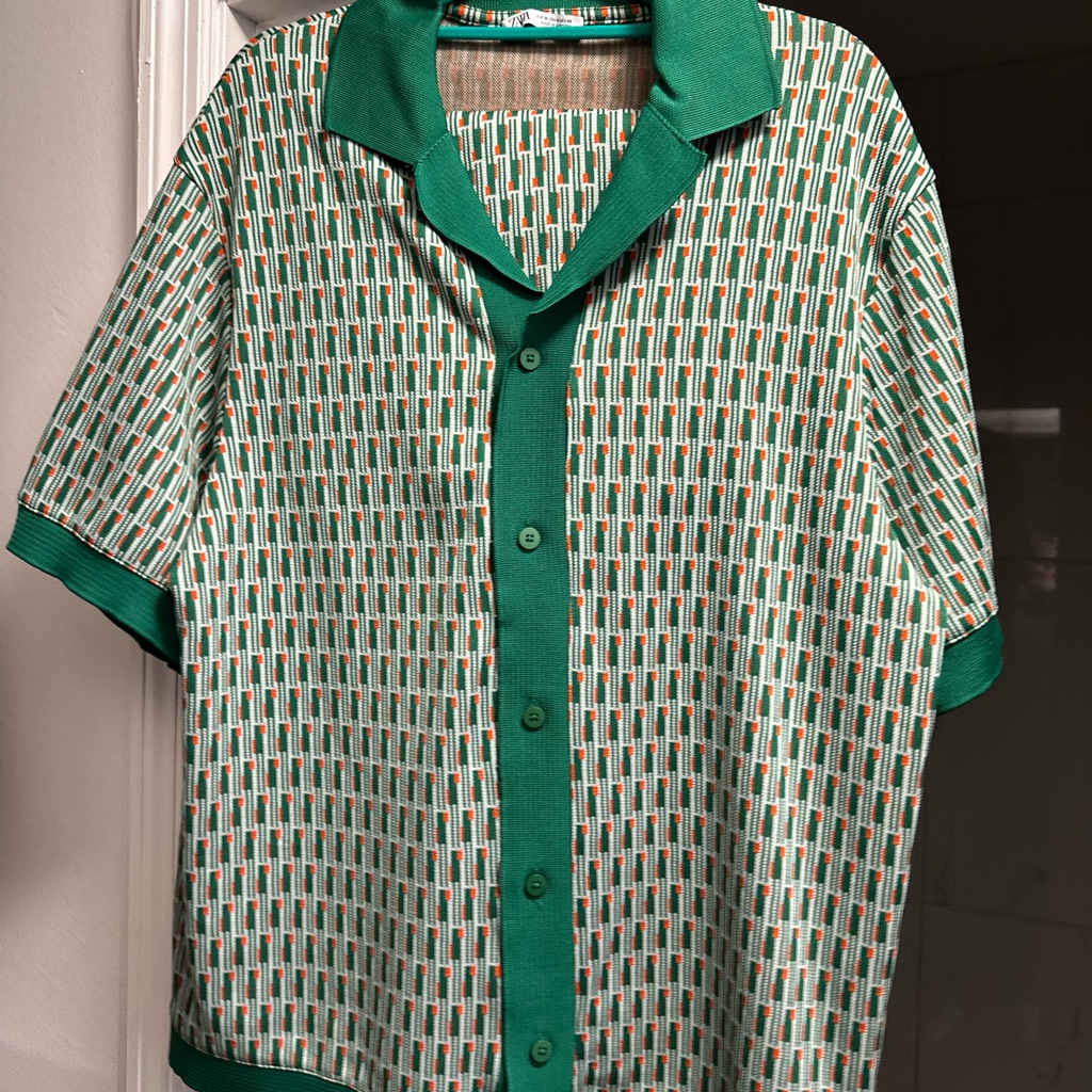 Zara Green Patterned Short Sleeve Button-Down Shirt & Shorts Matching Set !